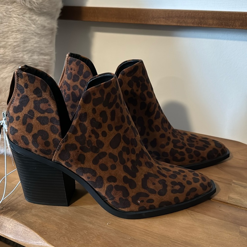 NWT! Leopard Bootie